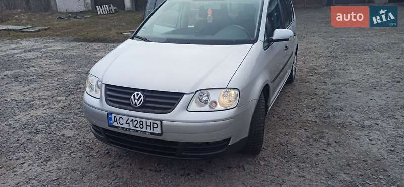 Volkswagen Touran (2004)