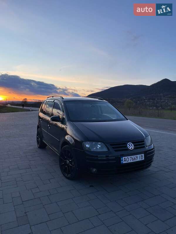Volkswagen Touran (2003)