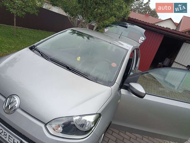 Volkswagen Up (2013)