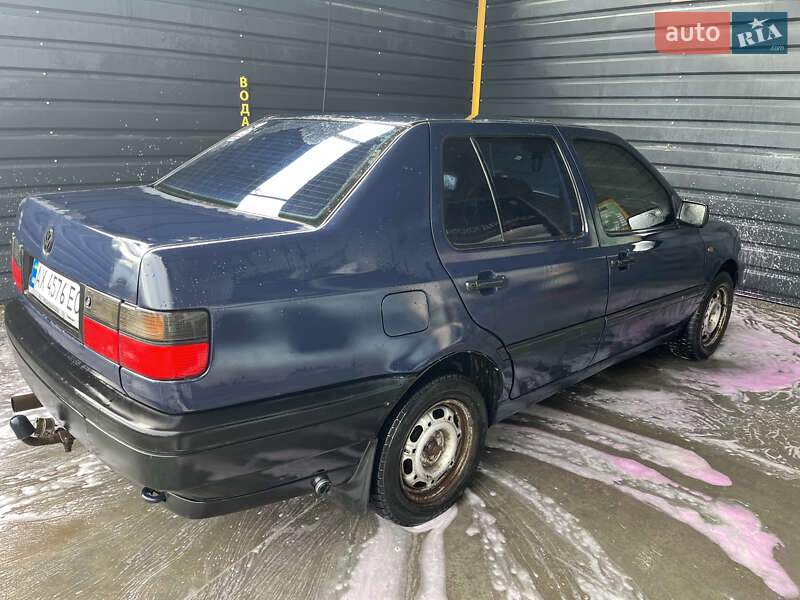 Volkswagen Vento (1995)