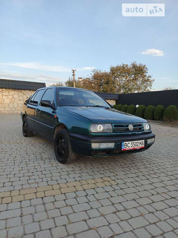 Volkswagen Vento (1995)