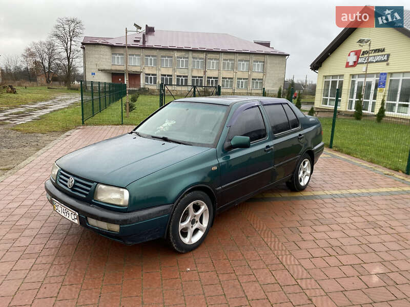 Volkswagen Vento (1996)