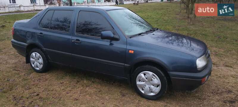 Volkswagen Vento (1992)