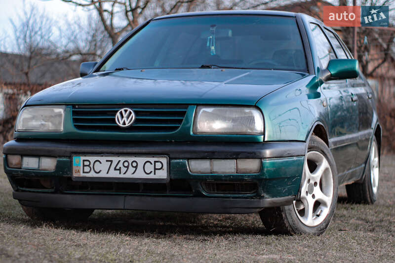 Volkswagen Vento (1996)