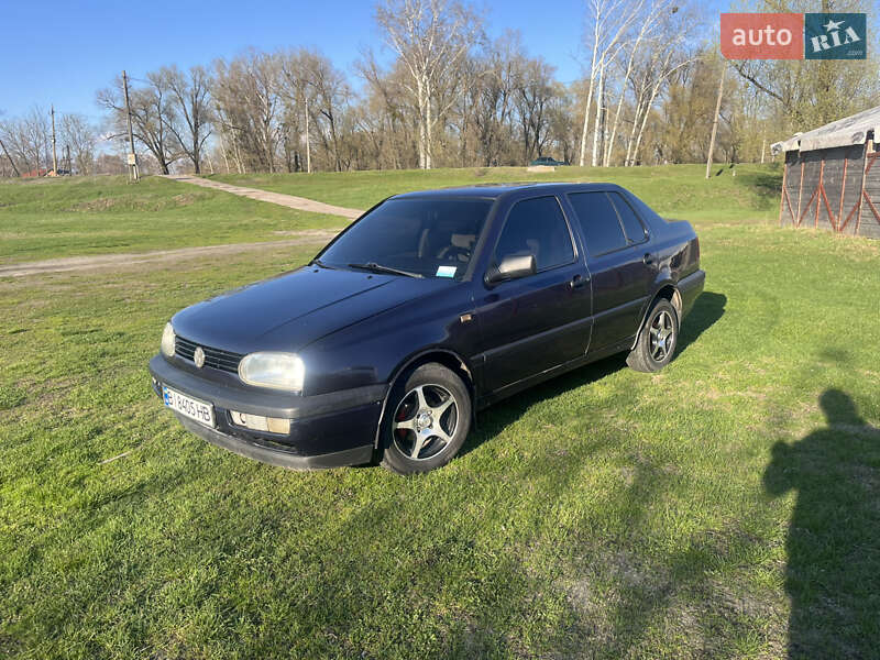 Volkswagen Vento (1992)