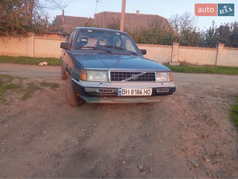 Volvo 340 (1987)