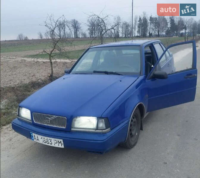 Volvo 440 (1990)