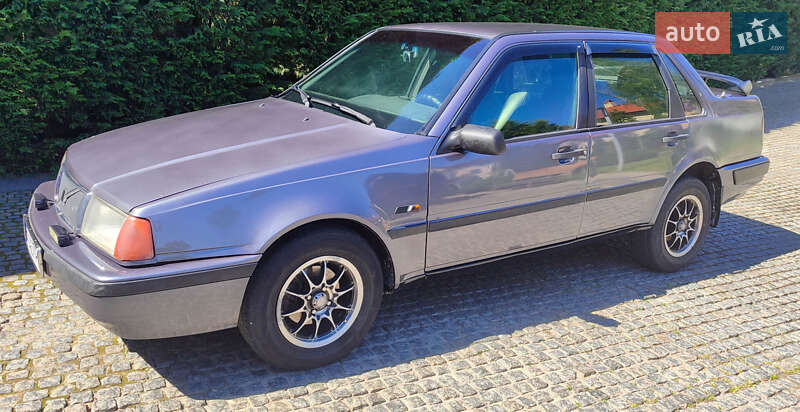 Volvo 460 (1991)