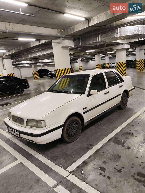 Volvo 460 (1995)