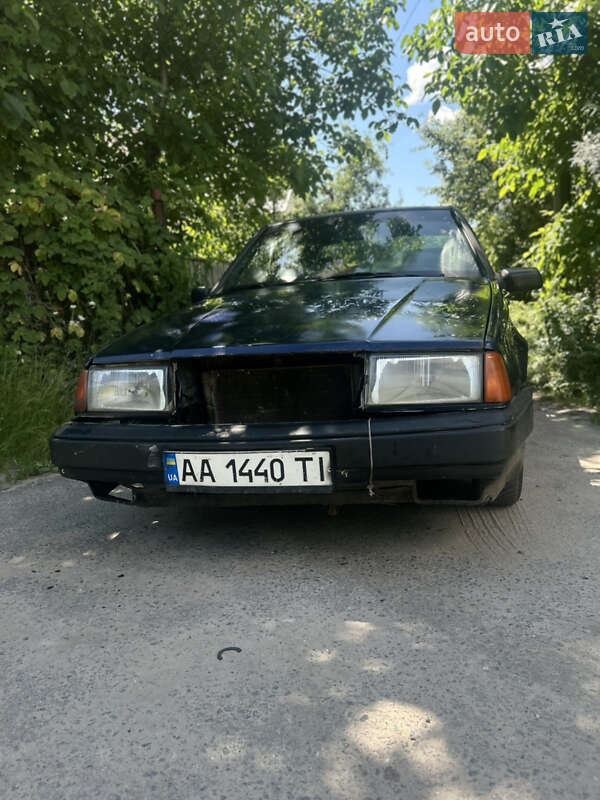 Volvo 460 (1993)