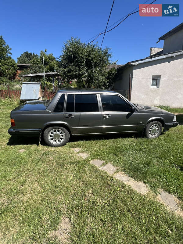 Volvo 940 (1990)