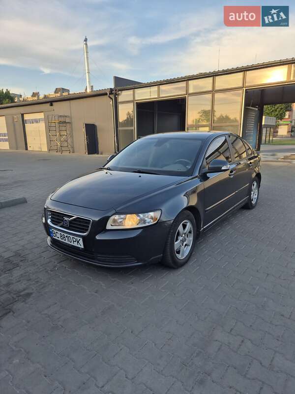 Volvo S40 (2009)