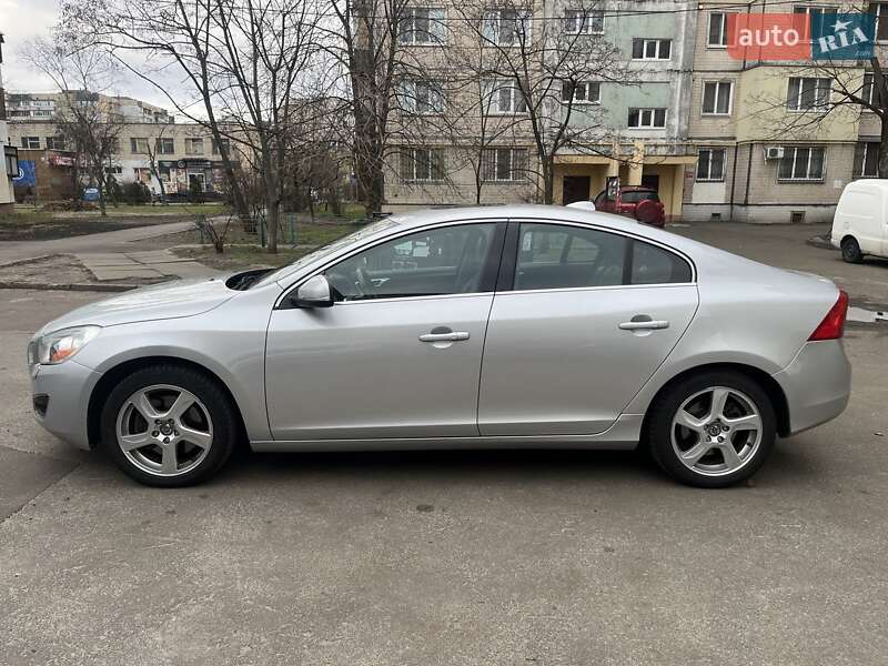 Volvo S60 (2011)