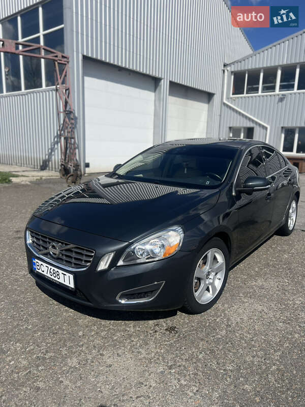 Volvo S60 (2010)