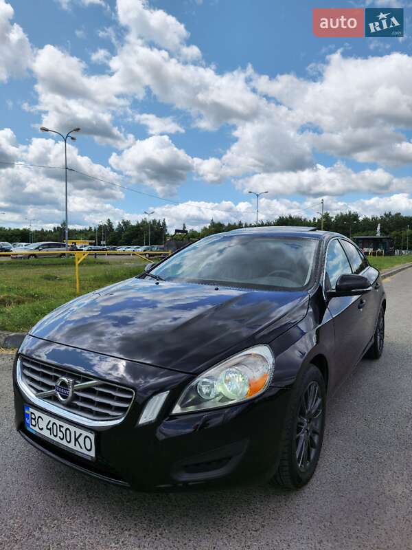 Volvo S60 (2012)