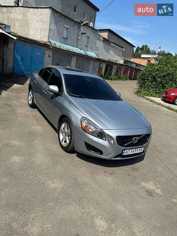 Volvo S60 (2013)