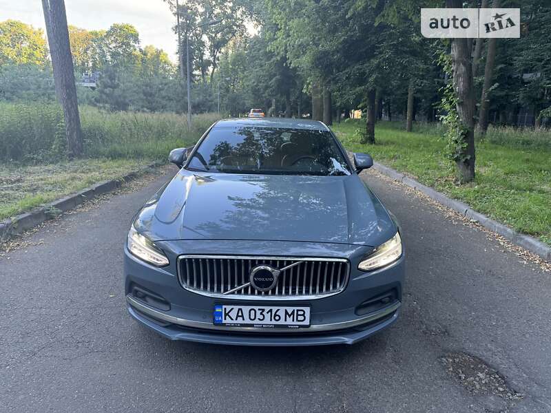 Volvo S90 (2023)