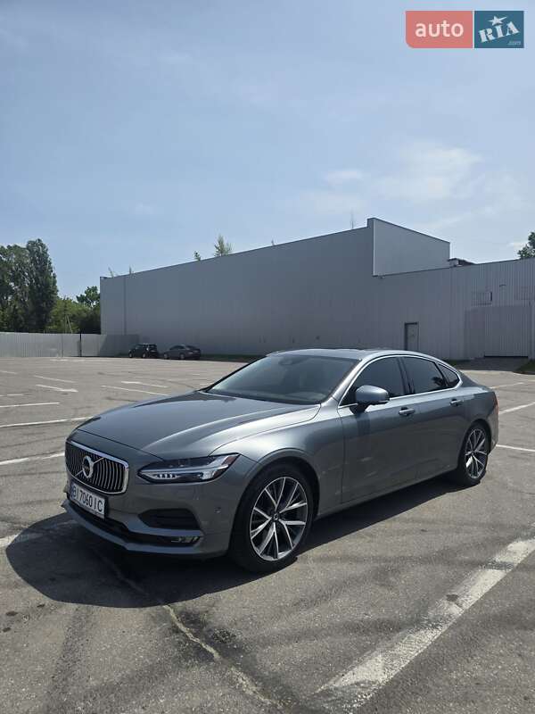 Volvo S90 (2016)