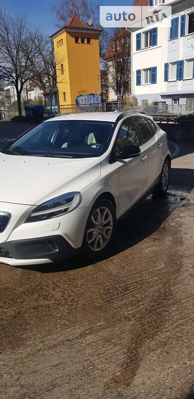 Volvo V40 cross country (2017)