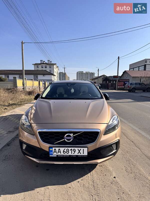 Volvo V40 cross country (2013)