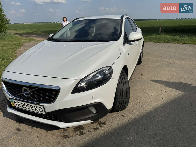Volvo V40 cross country (2016)