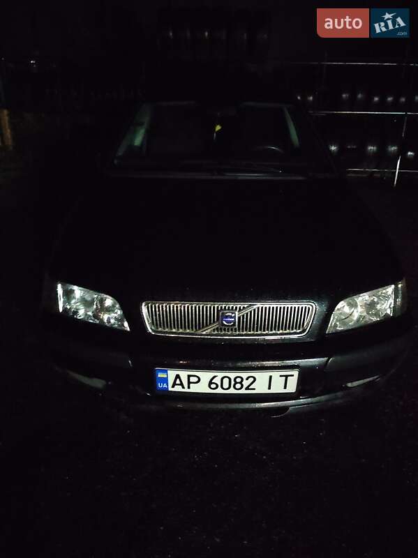 Volvo V40 (2001)