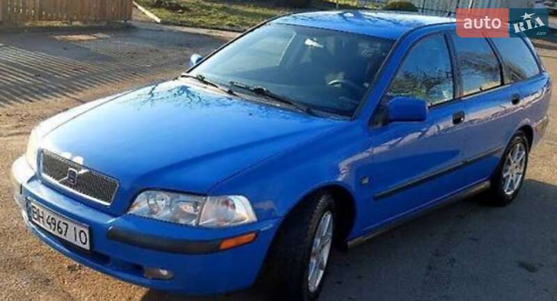 Volvo V40 (2000)