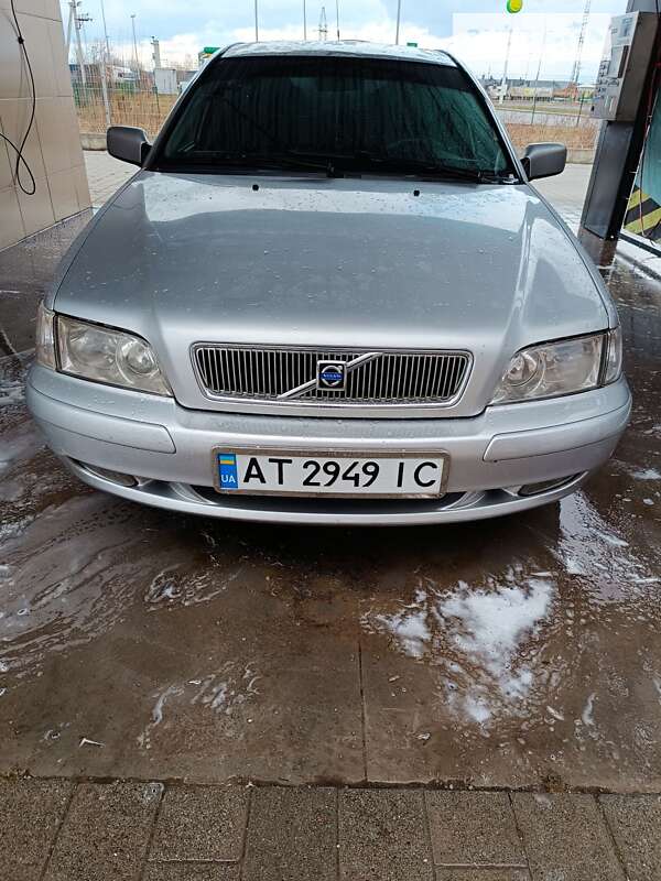 Volvo V40 (2001)
