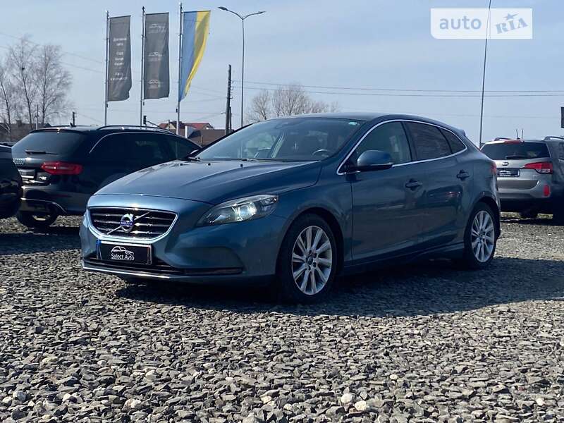 Volvo V40 (2012)
