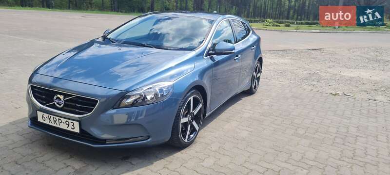 Volvo V40 (2013)