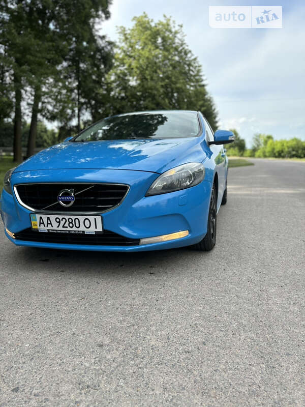 Volvo V40 (2014)