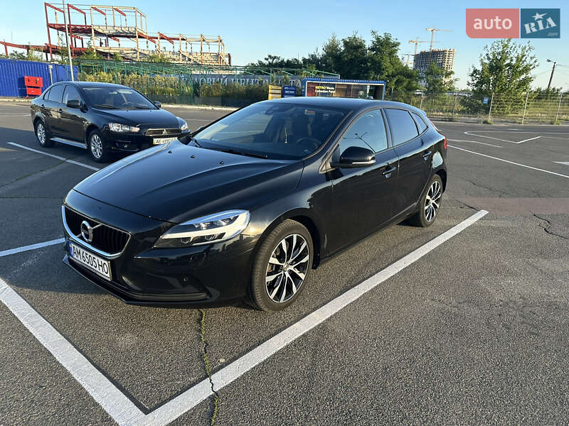 Volvo V40 (2019)