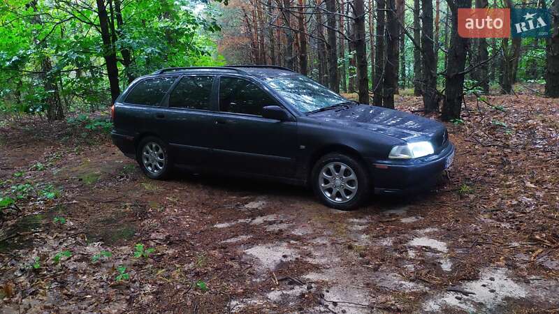 Volvo V40 (2000)