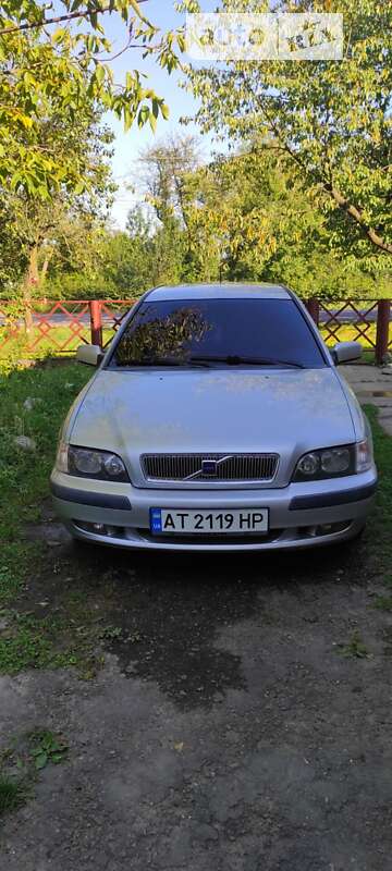 Volvo V40 (2000)