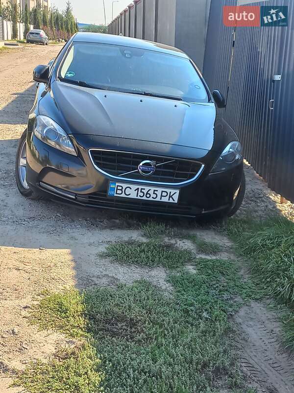 Volvo V40 (2015)