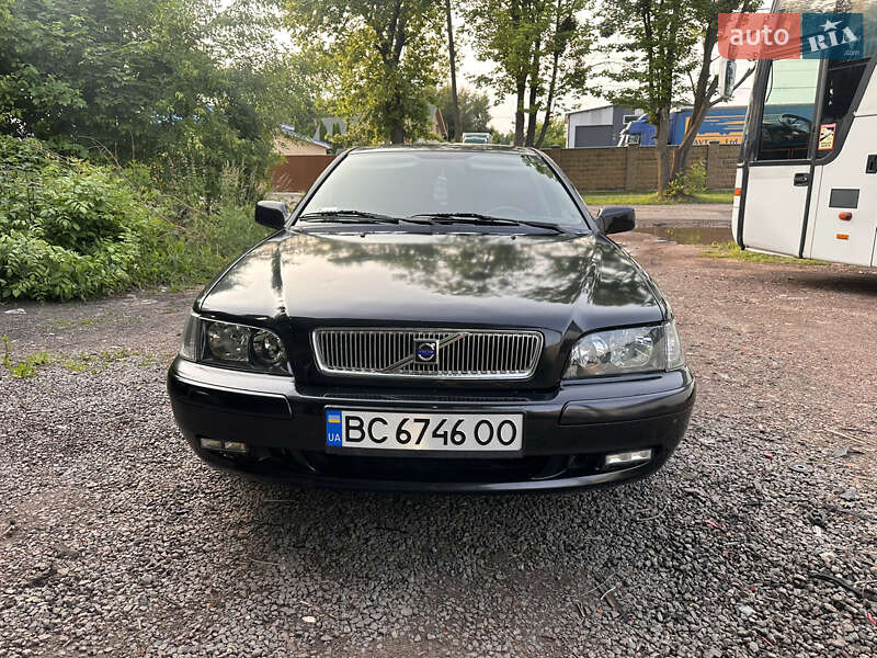 Volvo V40 (2002)