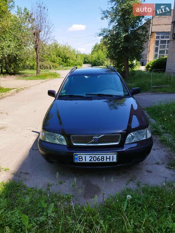 Volvo V40 (2001)