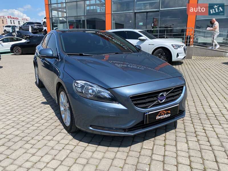 Volvo V40 (2013)