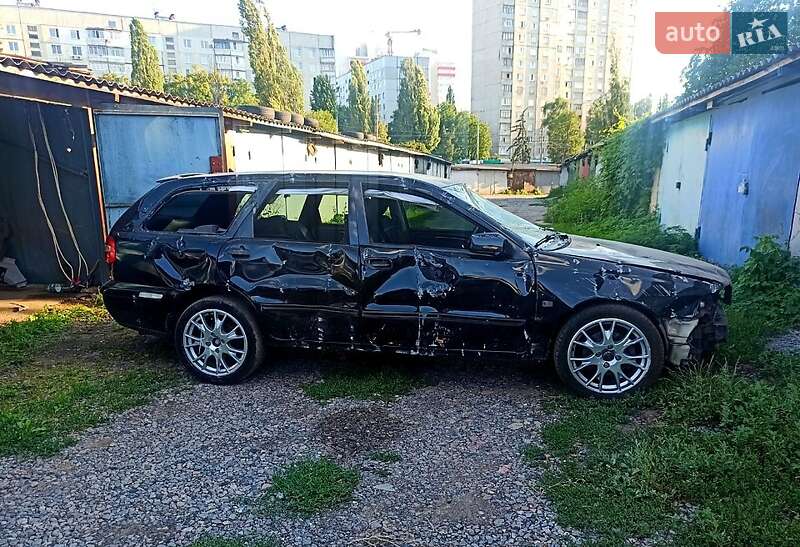 Volvo V40 (2003)
