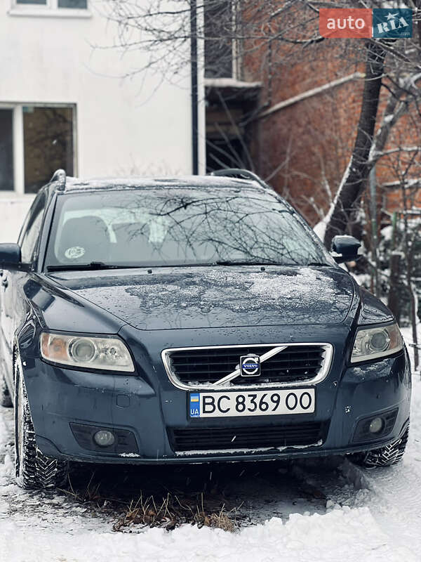 Volvo V50 (2008)