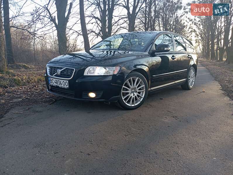 Volvo V50 (2009)