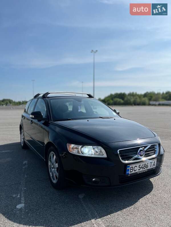 Volvo V50 (2010)