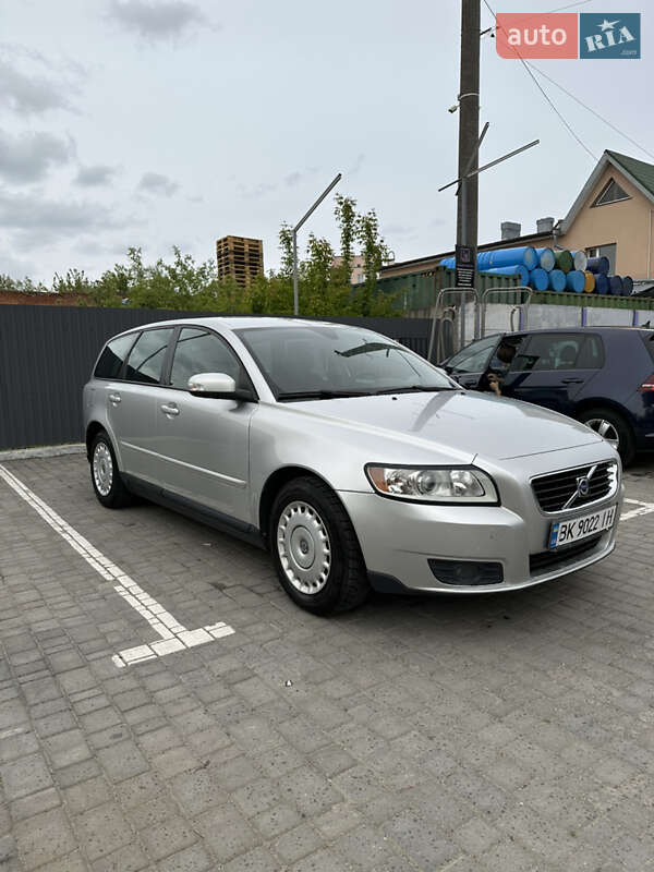 Volvo V50 (2008)