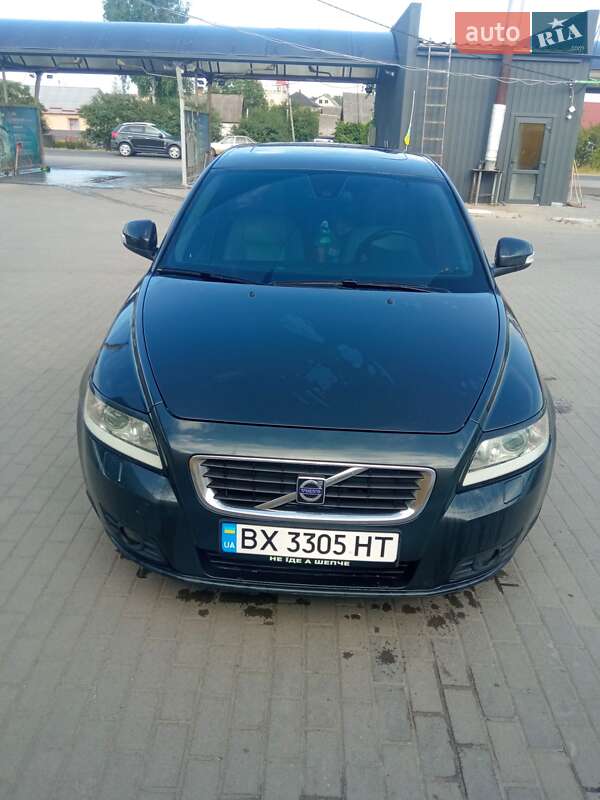 Volvo V50 (2010)