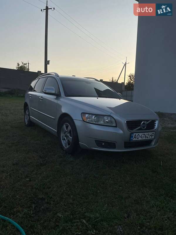Volvo V50 (2010)