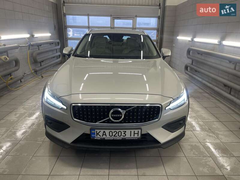 Volvo V60 cross country (2020)