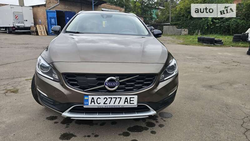 Volvo V60cc (2017)