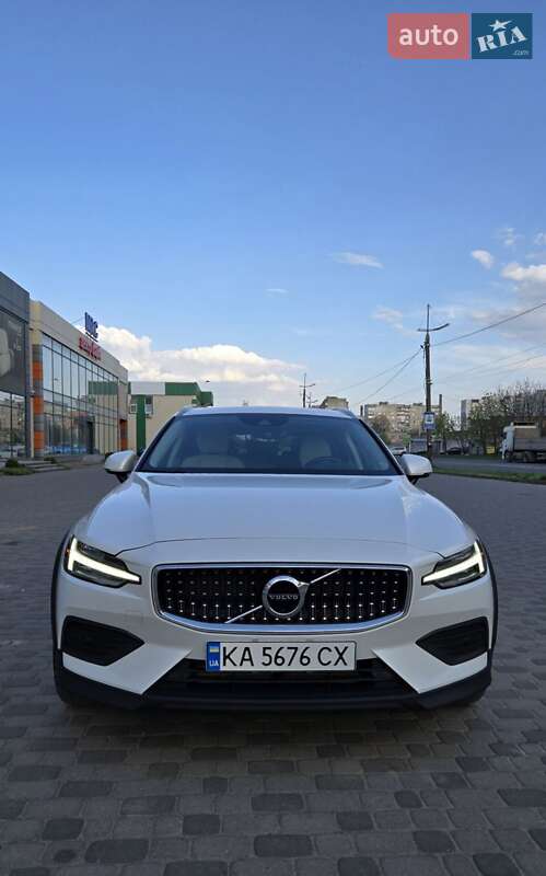 Volvo V60 cross country (2020)