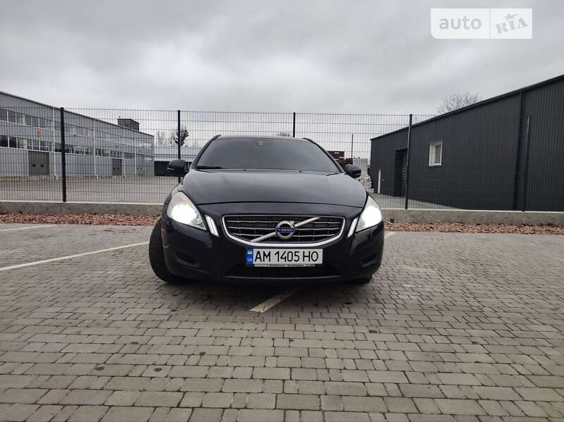 Volvo V60cc (2012)