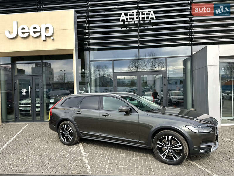 Volvo V90 cross country (2017)